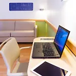 호텔 Ibis Budget Sud 2*