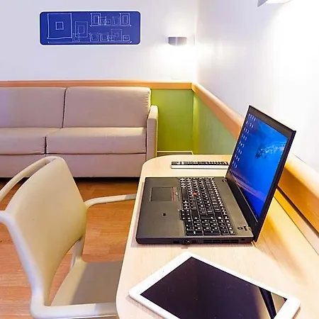 Ibis Budget Sud 2* 발랑스