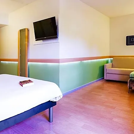 Ibis Budget Sud 발랑스