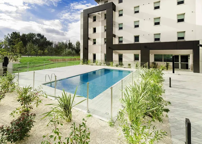 瓦朗斯宜必思快捷酒店